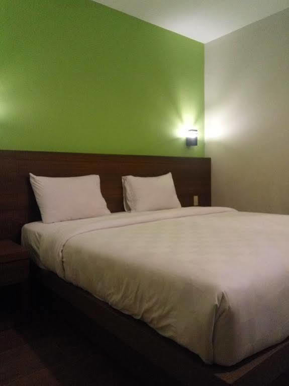 Hotel Candi Indah-Akpol Semarang Exterior foto